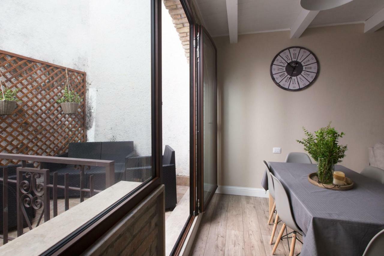 Apartment White House *